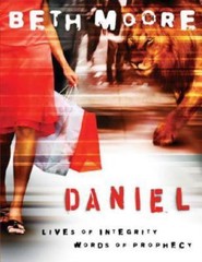 Daniel – Bible Study Book: Lives of Integrity, Words of Prophecy, Moore, Beth, V